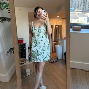 Green and white floral short dress. Abercrombie & fitch size Medium